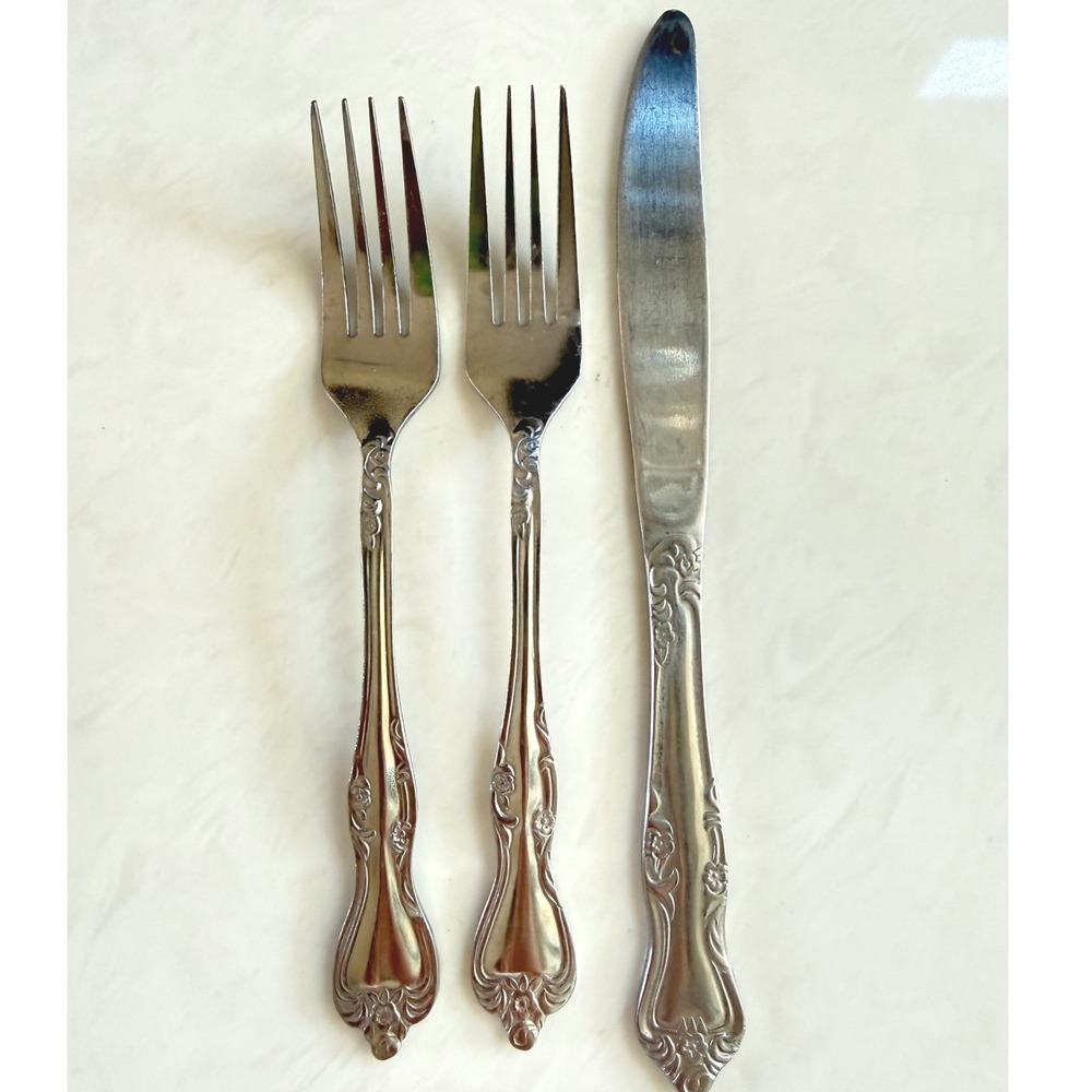 Oneida Azalea Flatware Set 2 Dinner Forks 1 Knife Stainless Silverware